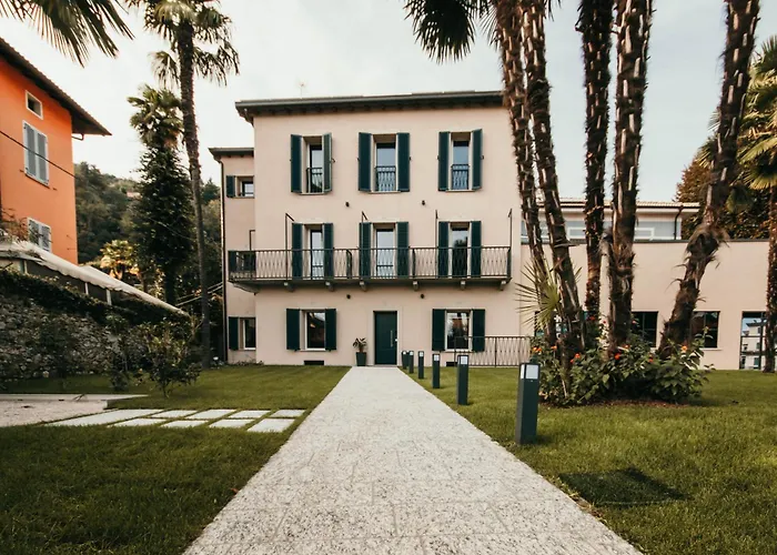 Gio Leo Guest House Lesa photo