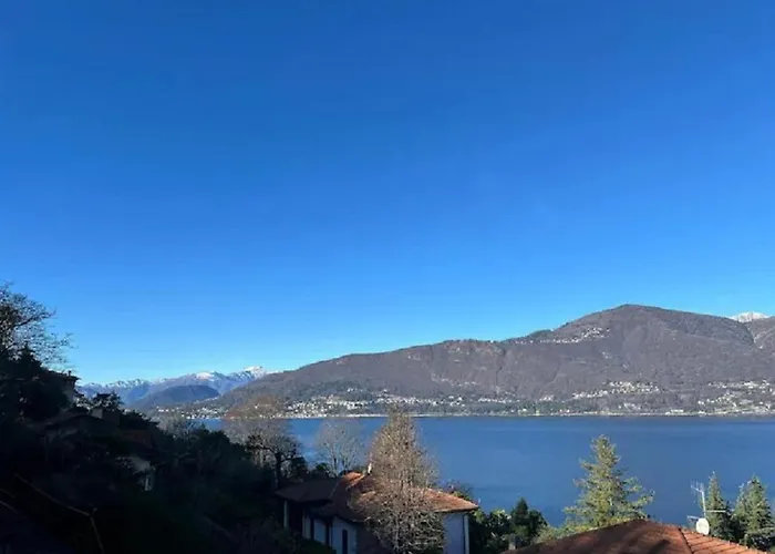 Residenza Vista Lago Mozzafiato Castello  photo