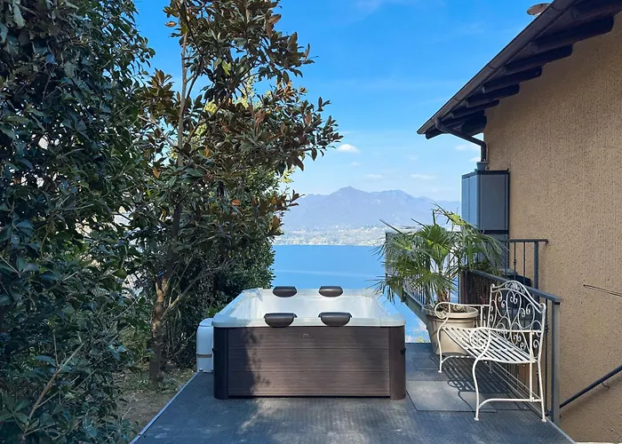 Paradiso Sotto Le Stelle, Jacuzzi Vista Lago Brisino foto