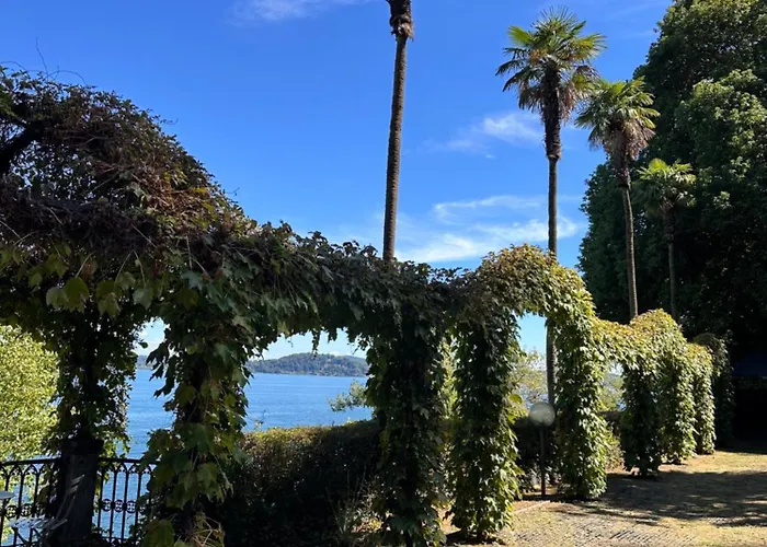 Photo de Torretta Sul Lago Belgirate