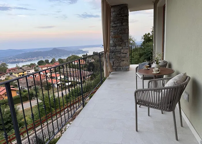Aria Del Lago Lake View And Pool Massino Visconti Foto